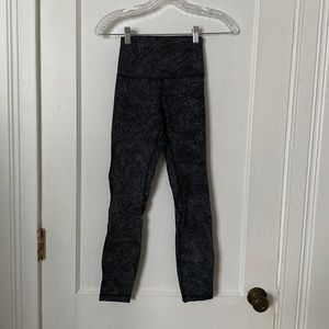 LULULEMON/ align 25”